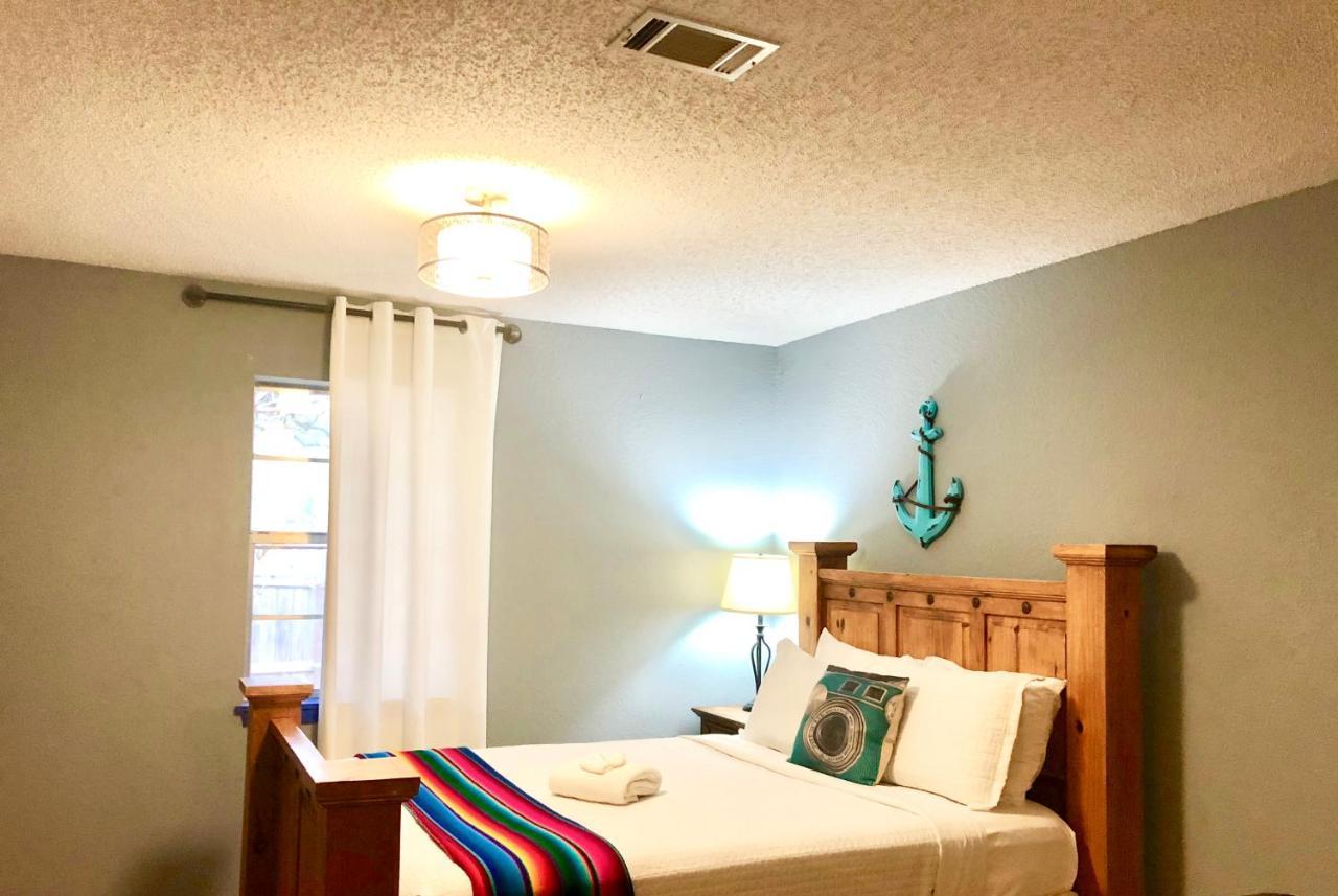 The Cove Bnb Hudson Bend Exterior foto