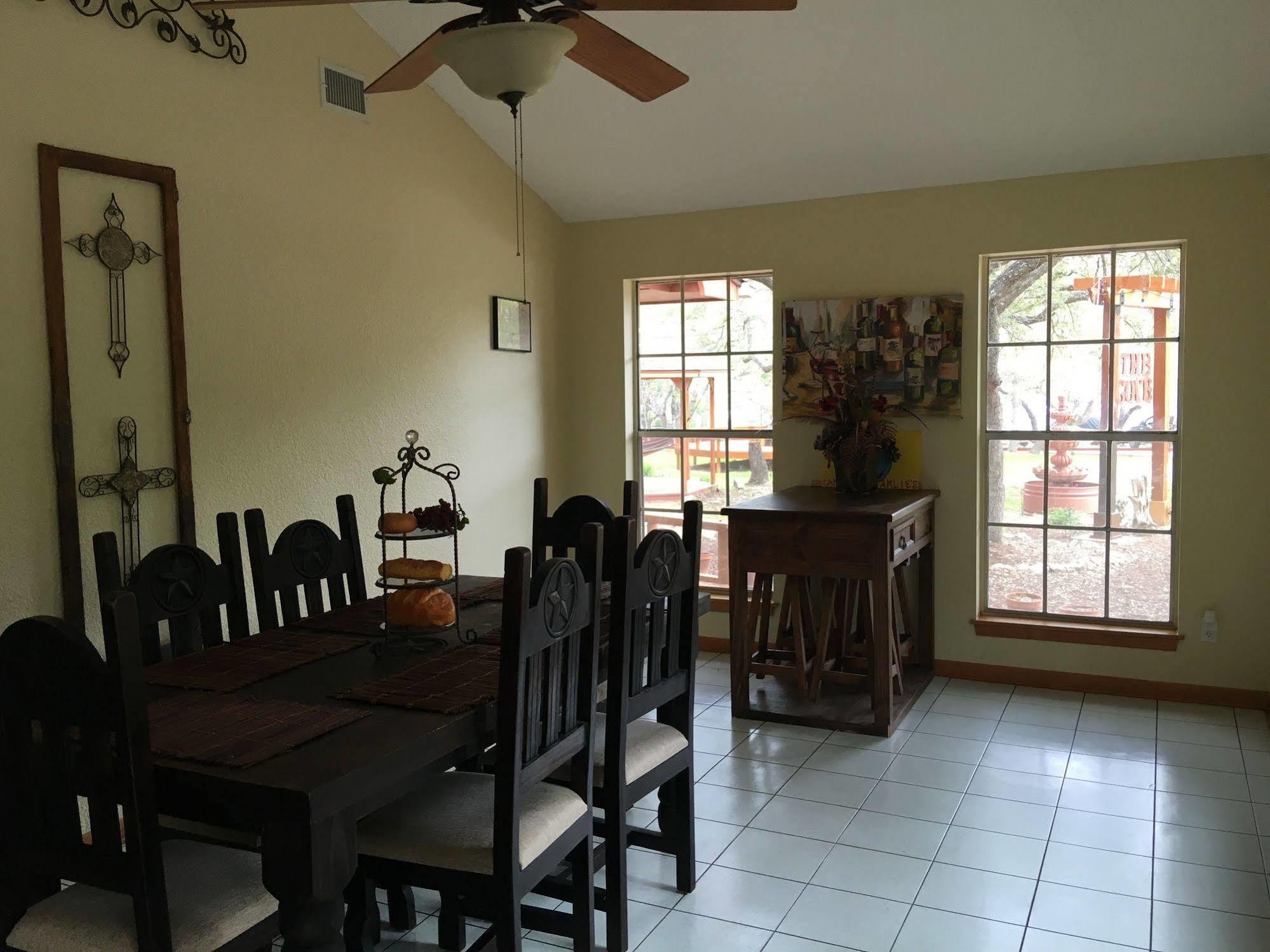 The Cove Bnb Hudson Bend Exterior foto