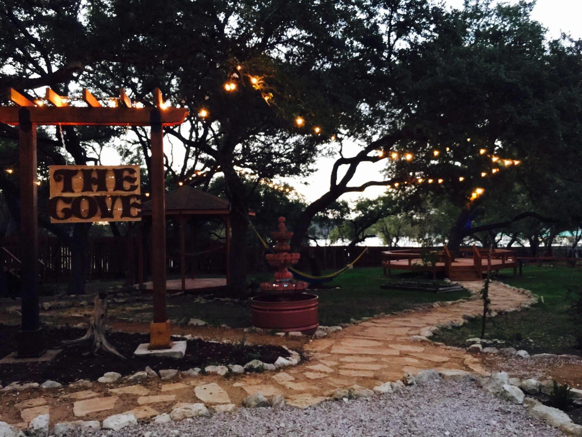The Cove Bnb Hudson Bend Exterior foto