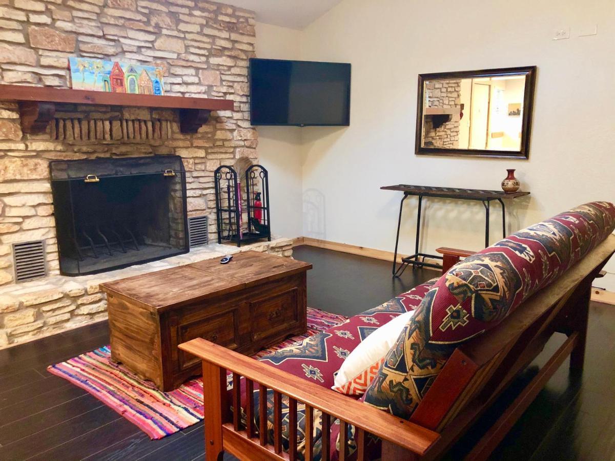 The Cove Bnb Hudson Bend Exterior foto